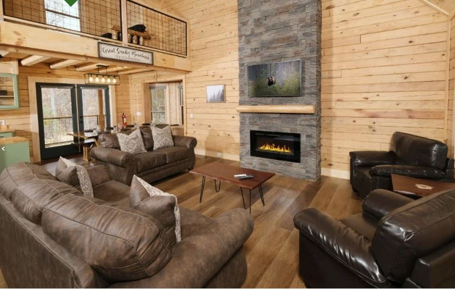 Cabin Exterior Image 3