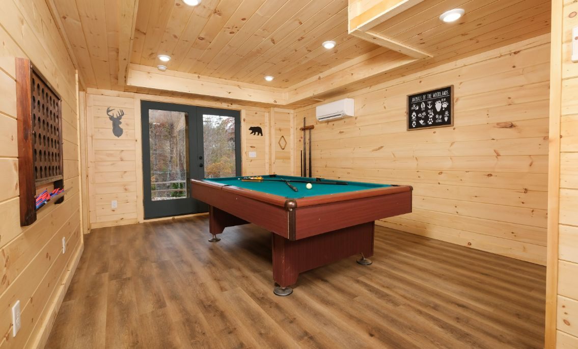 Rec room with pool table